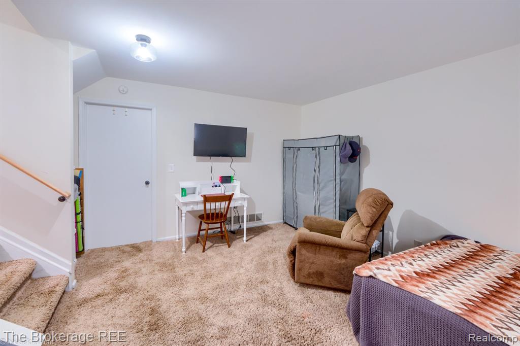 370 Oakwood Road, Ortonville, MI 48462 — Photo 18