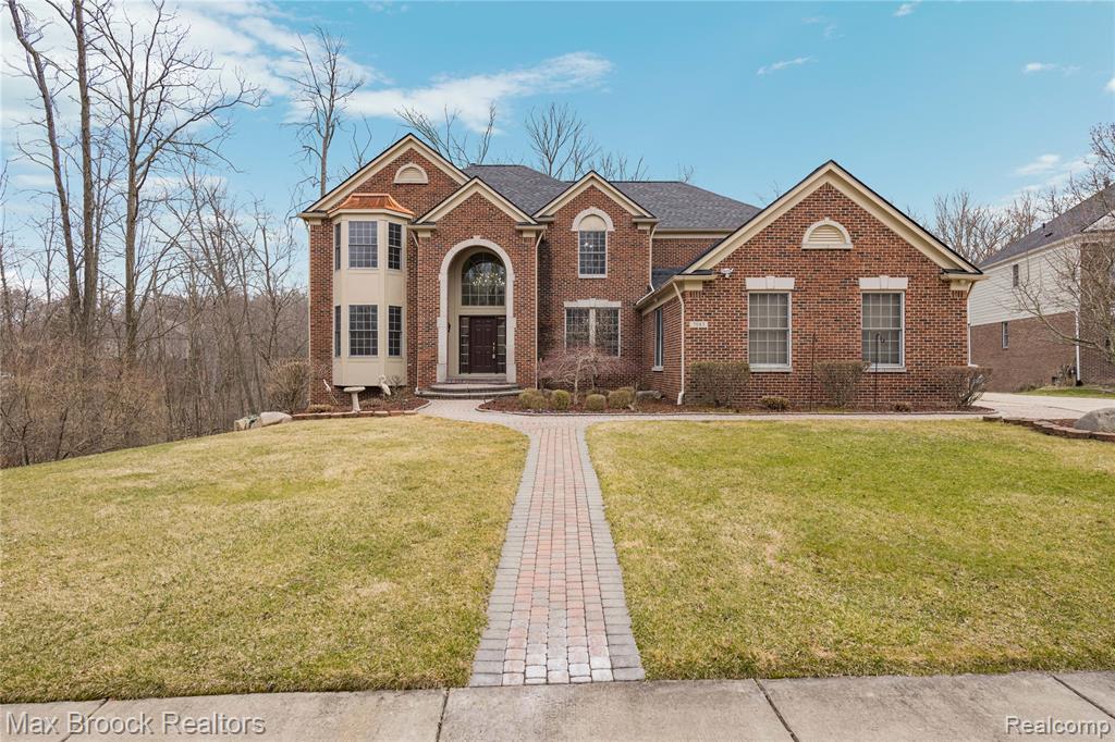 7083 Chatham Court, West Bloomfield, MI — Photo 2