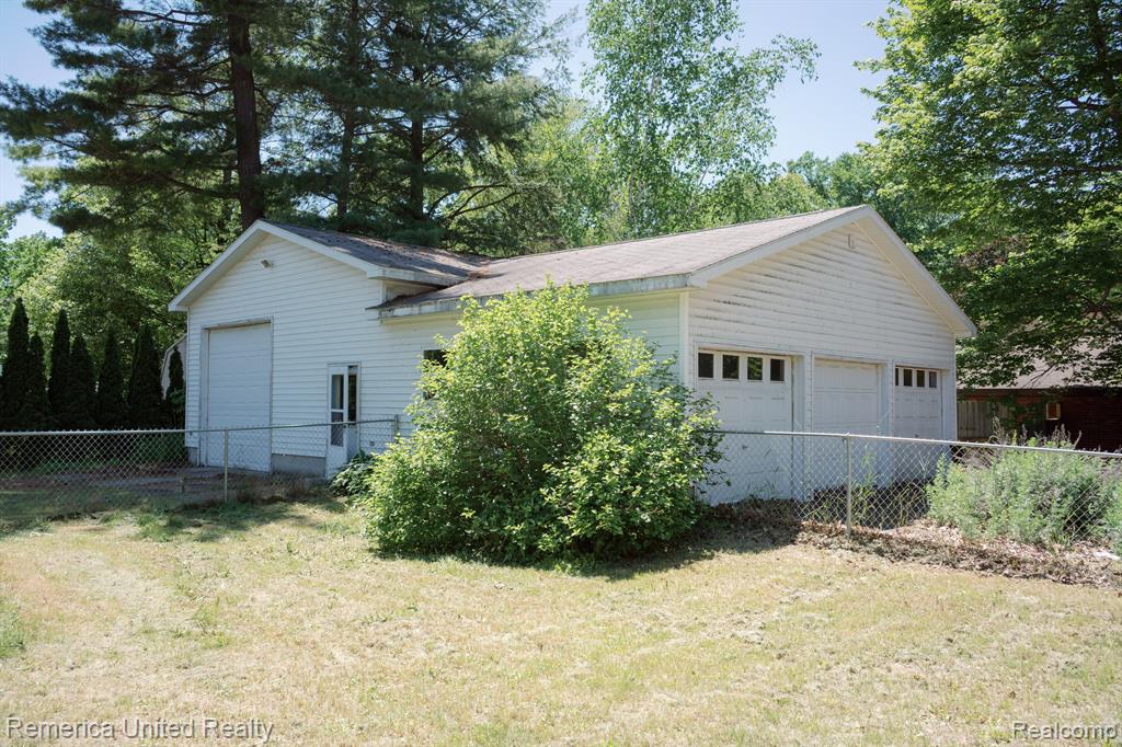 509 COLLINGWOOD Street, Houghton Lake, MI 48629 — Photo 16