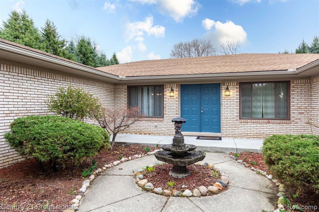 46498 HOUGHTON Drive, Shelby, MI 48315 — Photo 5