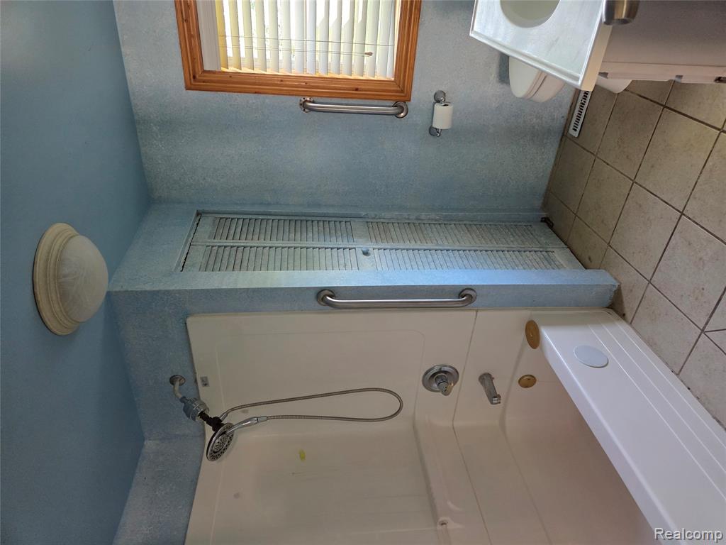 941 Burlingham Street, Oxford, MI 48371 — Photo 14