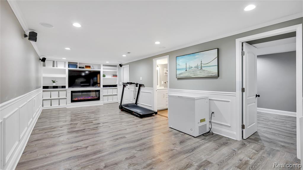 40444 Harmon Drive, Sterling Heights, MI 48310 — Photo 11