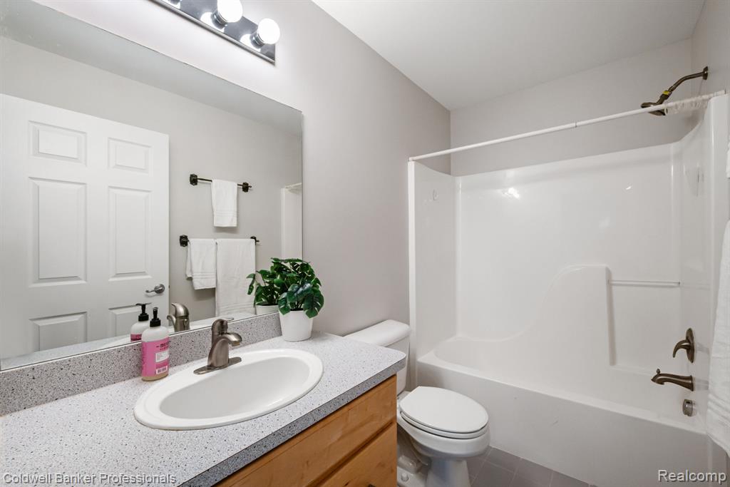 50135 Harding Street, 115, Canton, MI 48188 — Photo 25
