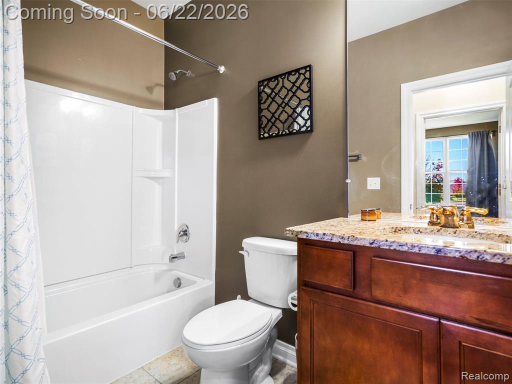 2130 Findley Circle, Lake Orion, MI — Photo 10