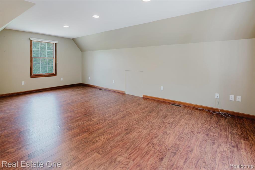 454 Lesdale Drive, Troy, MI 48085 — Photo 36