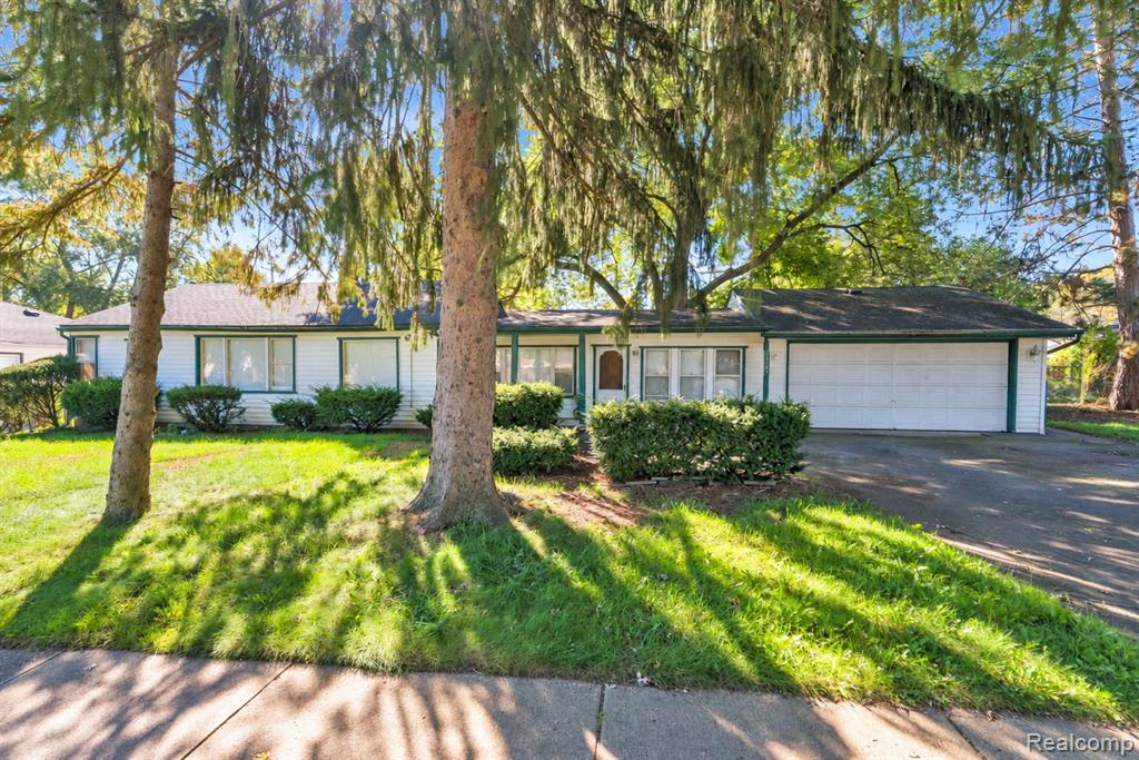 23423 Annapolis Street, Dearborn Heights, MI 48125