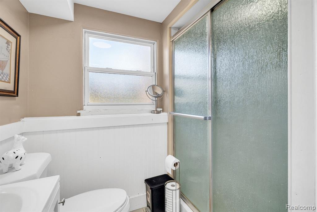 9749 Sylvester Street, Taylor, MI 48180 — Photo 38