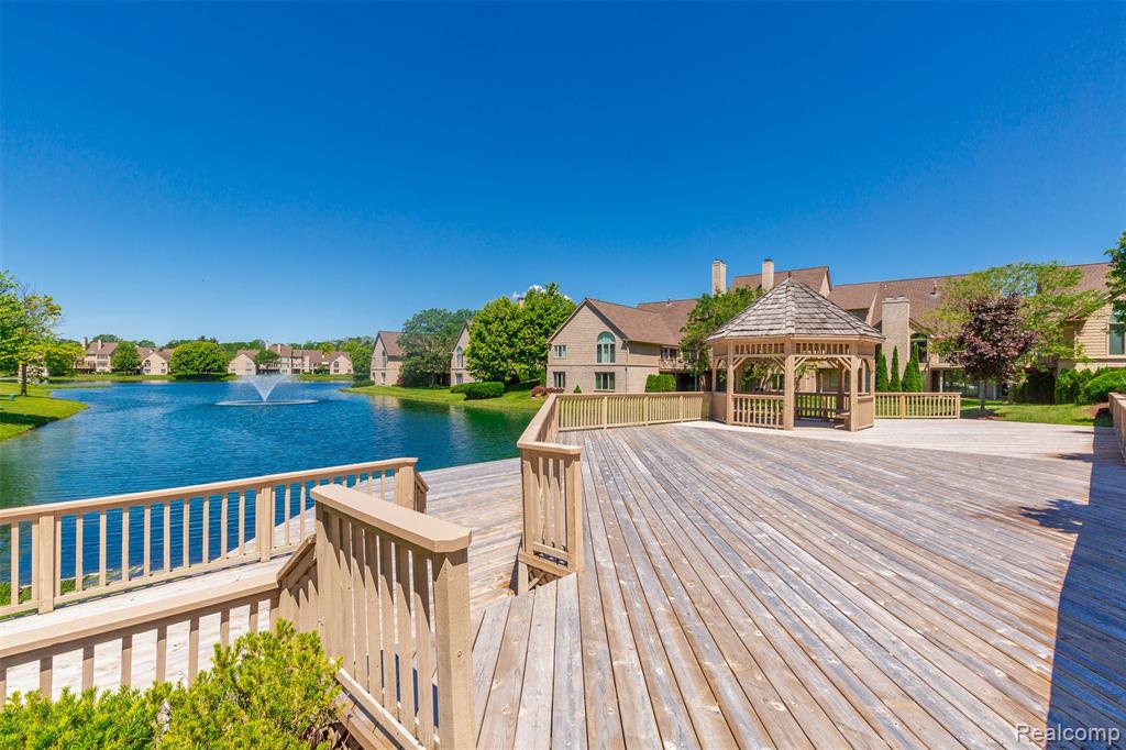 881 Tartan Trail, Bloomfield Hills, MI 48304 — Photo 39