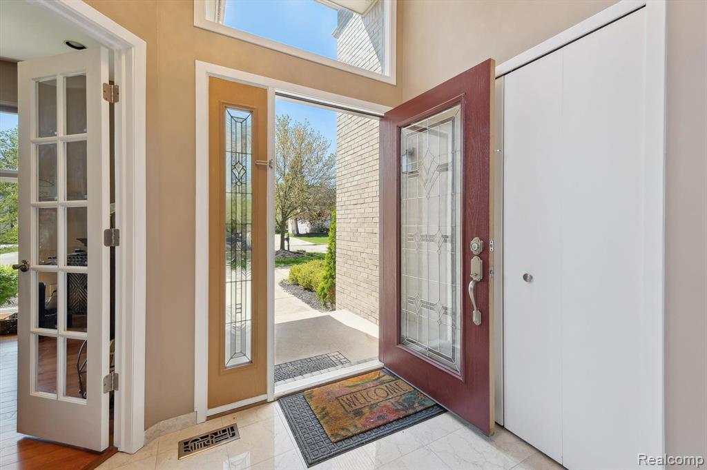 7039 Timberview Trail, West Bloomfield, MI — Photo 8