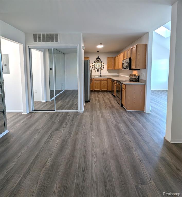 23225 GRAYSON Drive, Southfield, MI 48075 — Photo 8
