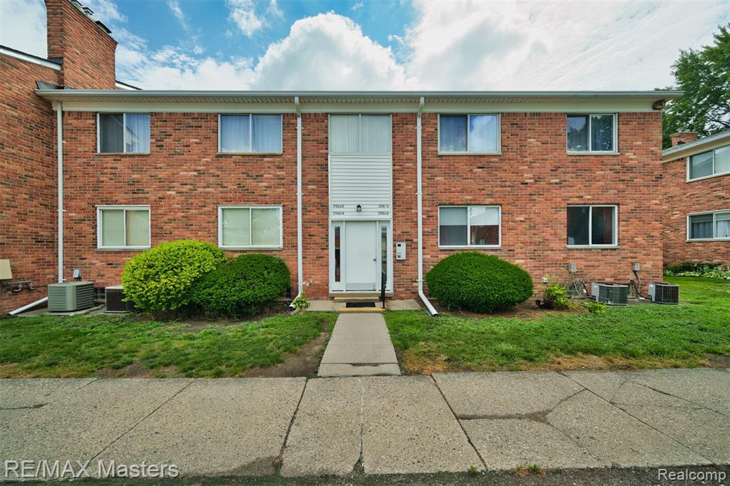 29606 Hoover Road, 606, Warren, MI 48093