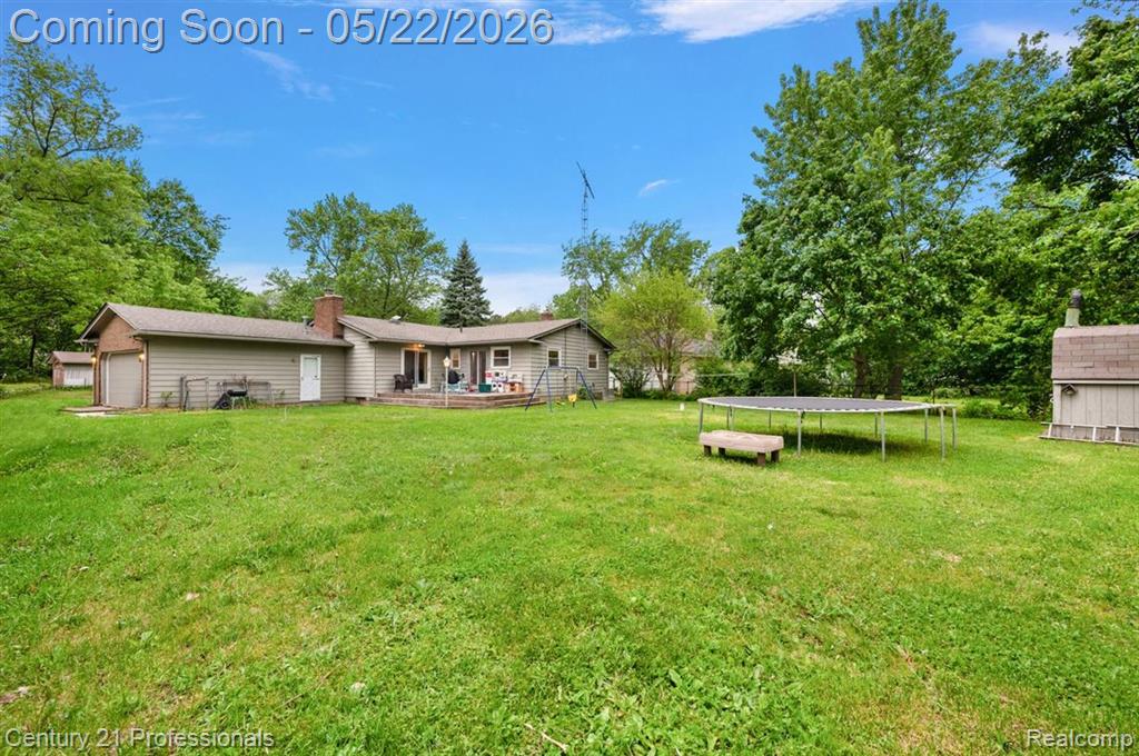 4255 Whispering Oak Drive, Flint, MI 48507 — Photo 10