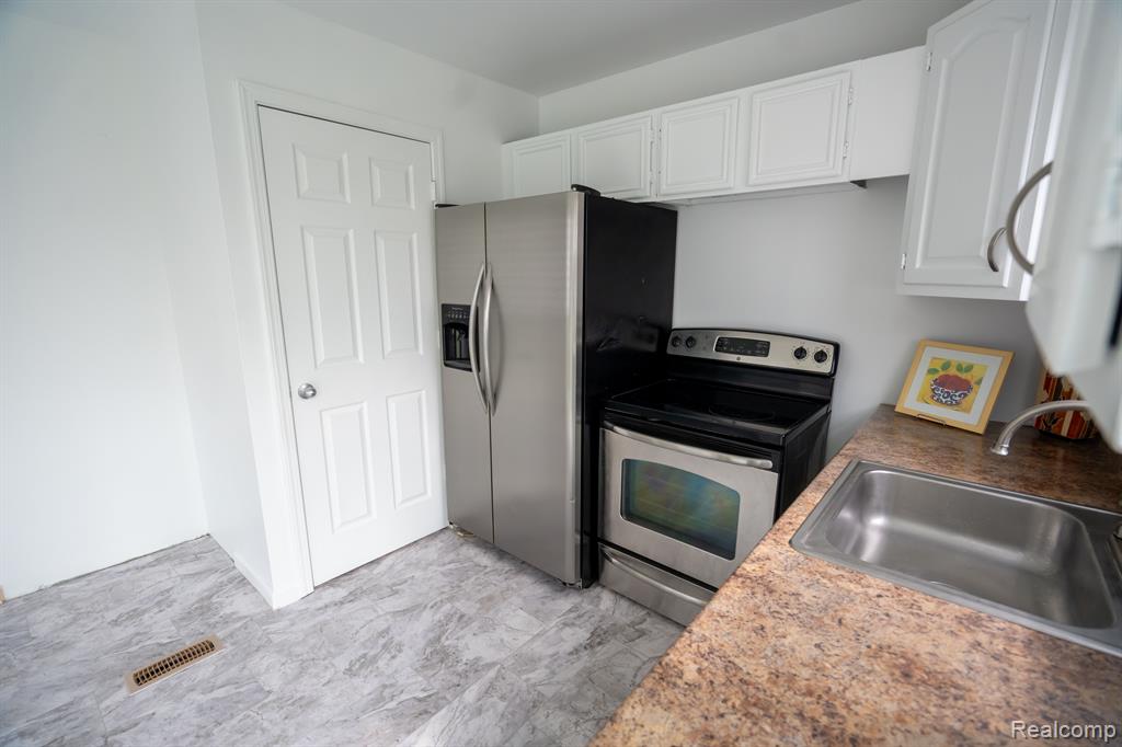 5948 DUDLEY Street, Taylor, MI 48180 — Photo 14