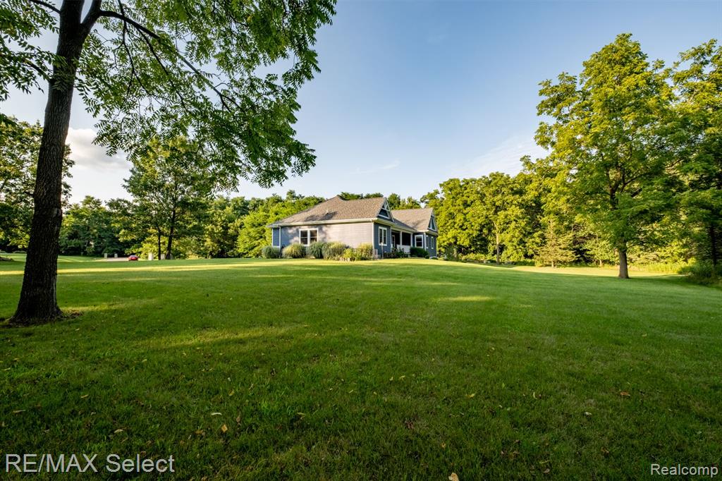 9388 MCMULLEN Circle, Fenton, MI 48430 — Photo 63