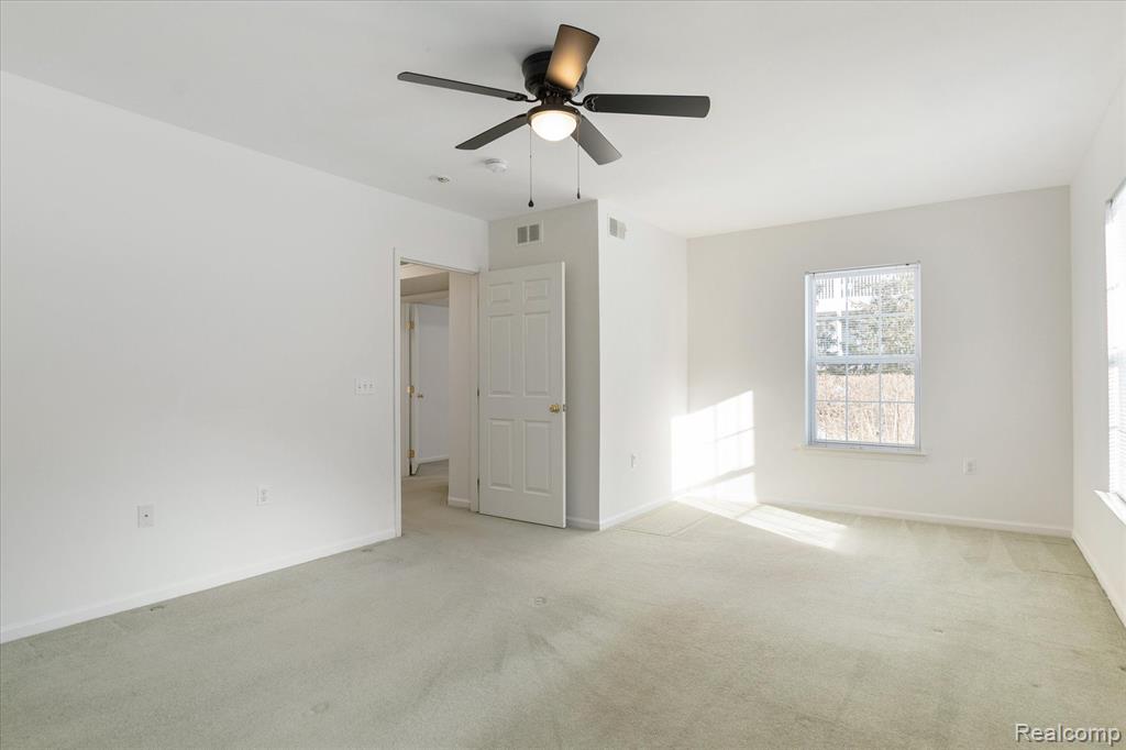 2670 S KNIGHTSBRIDGE Circle, Ann Arbor, MI 48105 — Photo 15