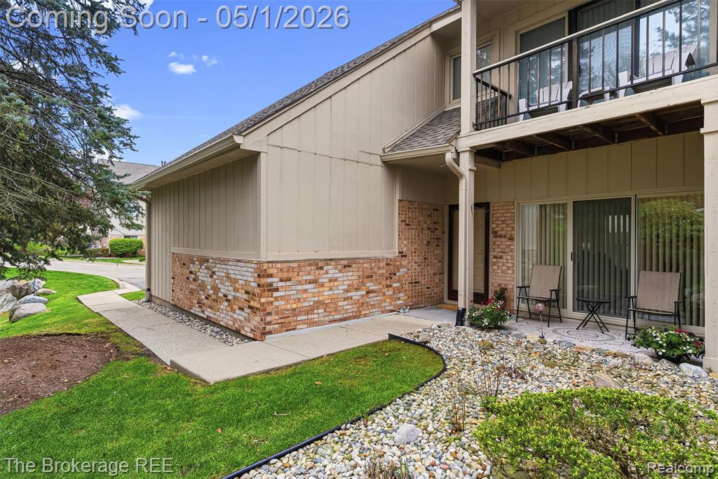 29374 Laurel Drive, Farmington Hills, MI 48331 — Photo 3