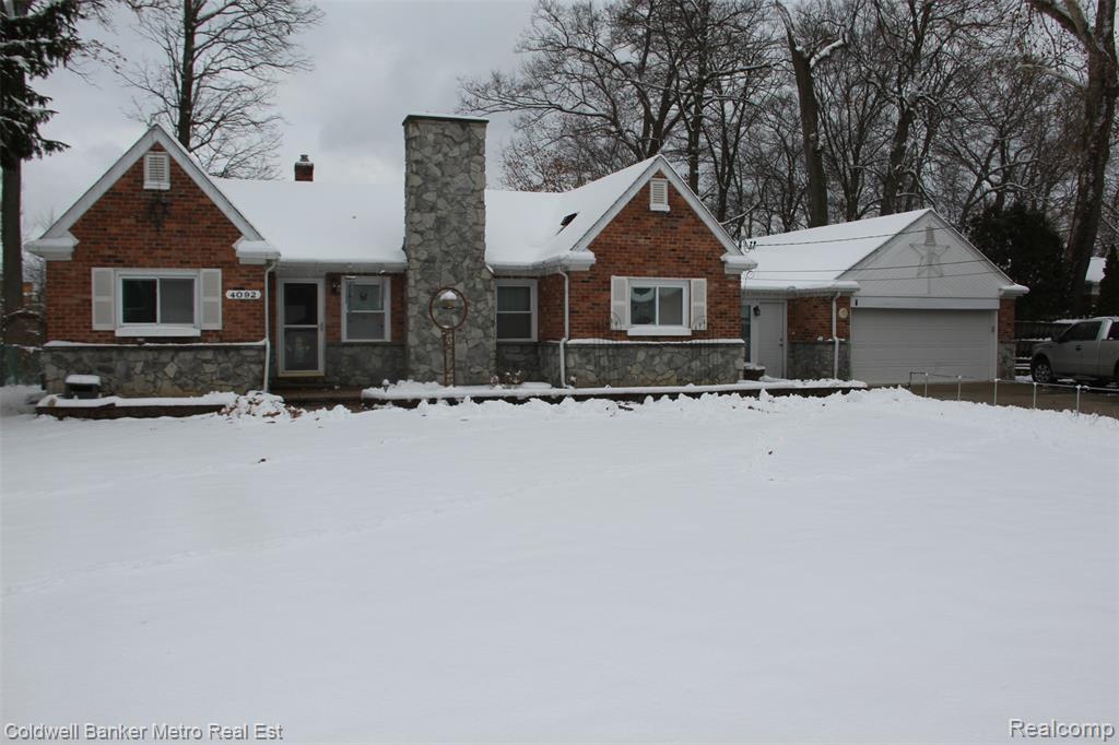 4092 Woodstock Road, Waterford, MI 48328 — front exterior