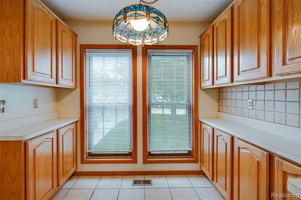 22857 Cranbrooke Drive, Novi, MI — Photo 9