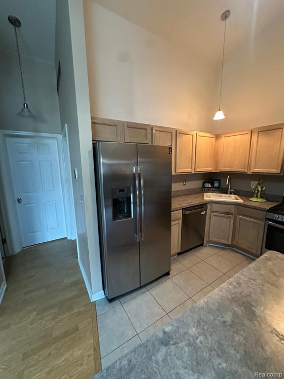 23459 WAGAR CT, 149, Trenton, MI 48183 — Photo 7