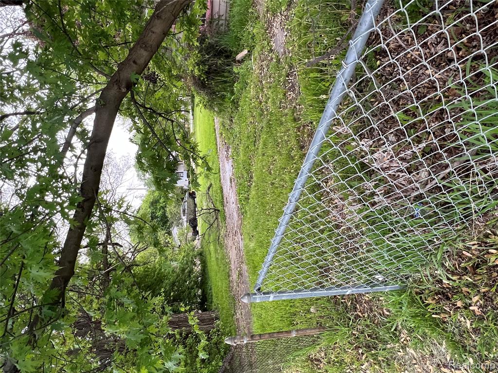 4172 Fenton Road, Flint, MI 48507 — Photo 4
