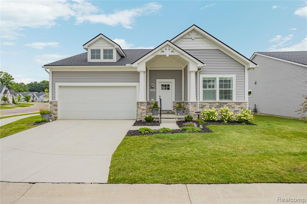 660 Bristol Drive, Chelsea, MI 48118