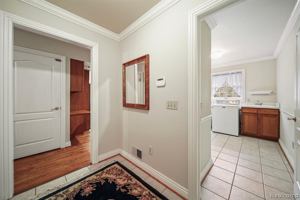 9856 Rattalee Lake Road, Clarkston, MI 48348 — Photo 24