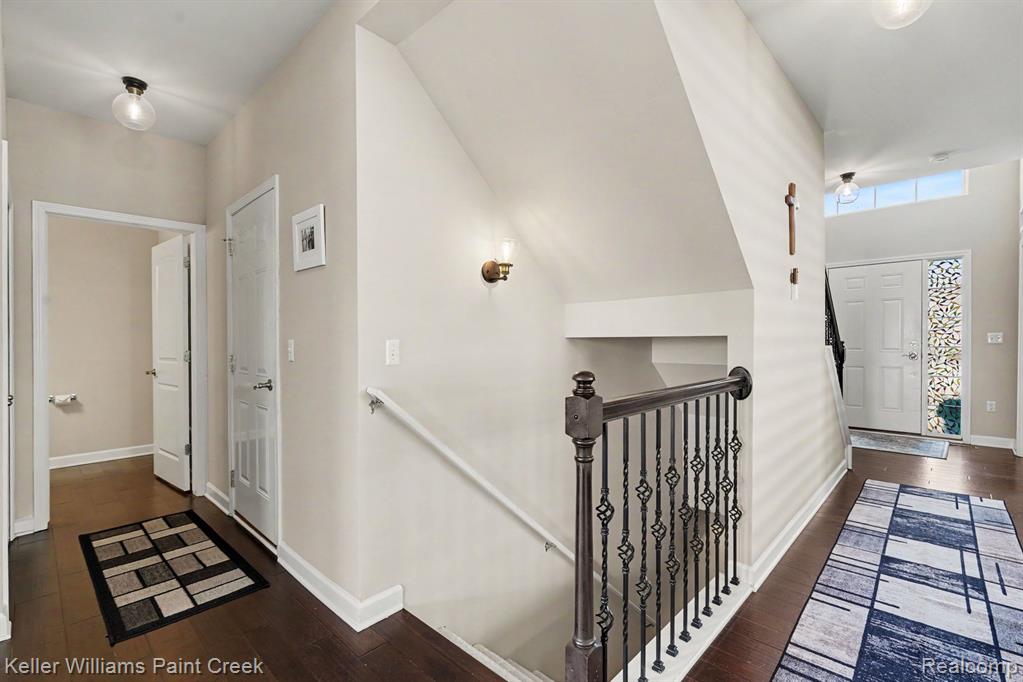 4846 E Stonegate Circle, Lake Orion, MI — Photo 14