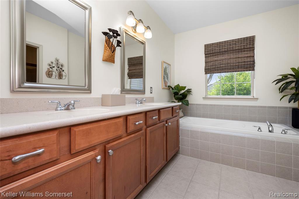 8354 Hummingbird, Commerce Twp, MI 48382 — Photo 58