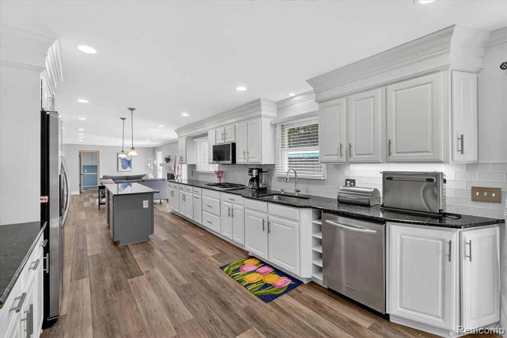4121 Antique Lane, Bloomfield, MI 48302 — Photo 15