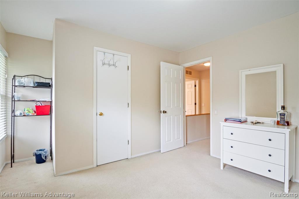 5016 Patrick Road, West Bloomfield, MI — Photo 32