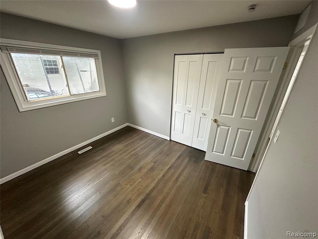 4640 Edgewood Street, Dearborn Heights, MI 48125 — Photo 8