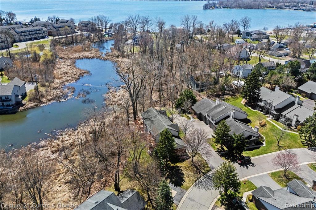 619 Winwood Circle, Walled Lake, MI 48390 — Photo 35