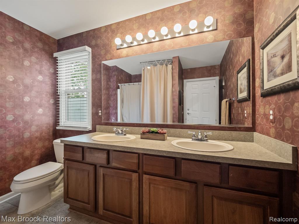 6144 Strawberry Circle, Commerce Twp, MI 48382 — Photo 30
