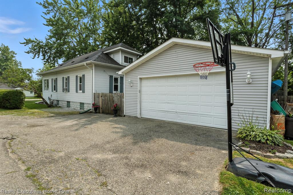 2037 Saint Clair River Drive, Algonac, MI 48001 — Photo 25