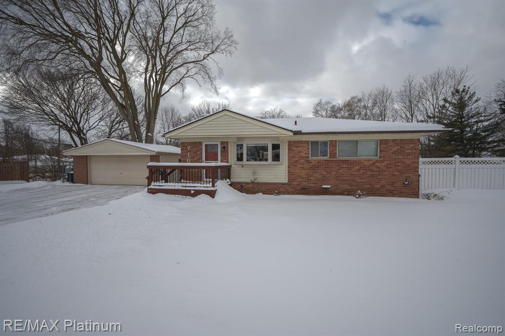 710 MANORDALE Court, Milford, MI 48381 — front exterior