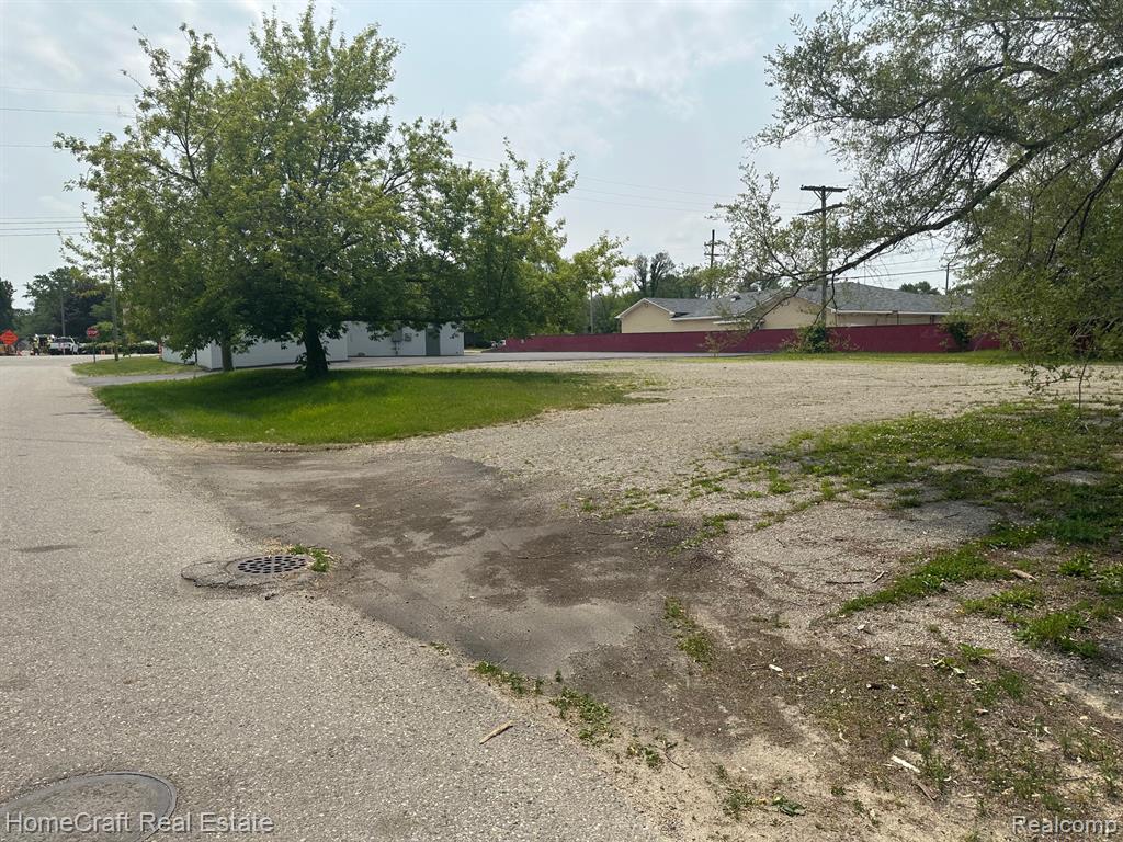 490 GREENLAWN Street, Ypsilanti, MI 48198 — Photo 6