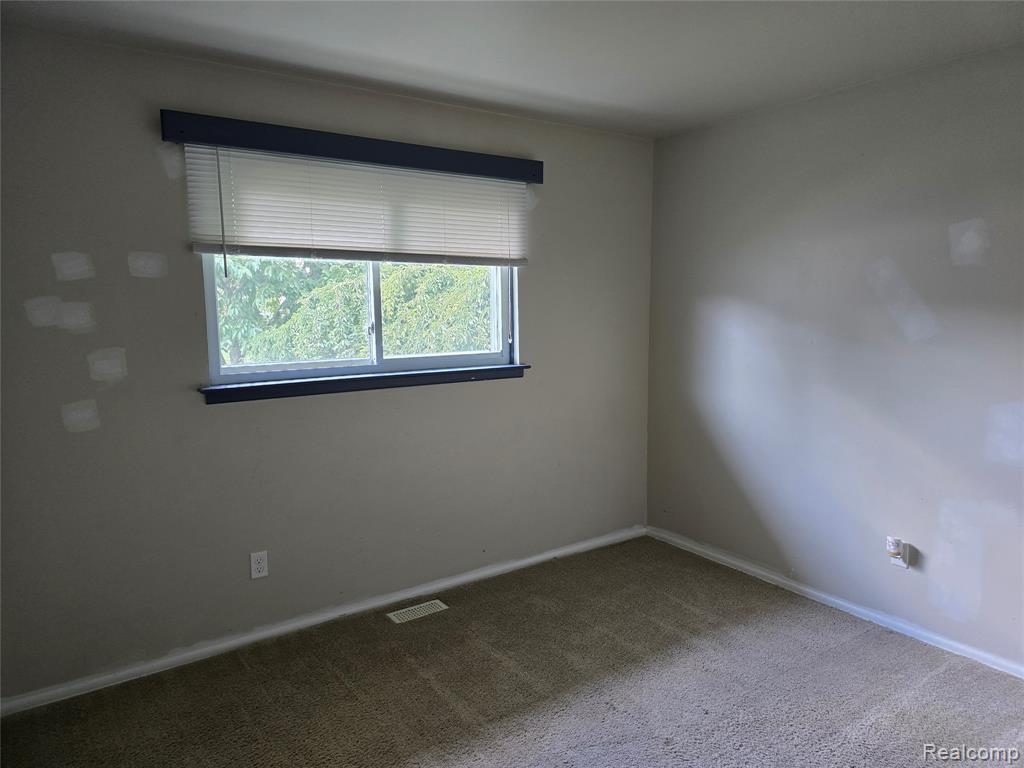 5333 FERN Avenue, Grand Blanc, MI 48439 — Photo 17