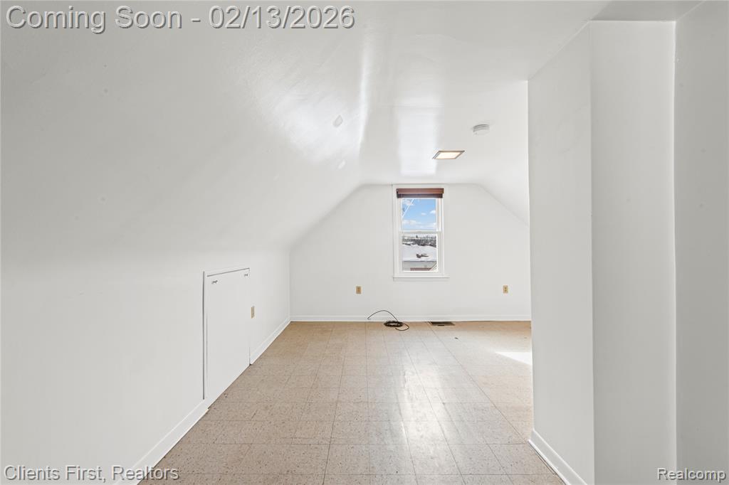 4196 Clippert Street, Dearborn Heights, MI 48125 — Photo 25