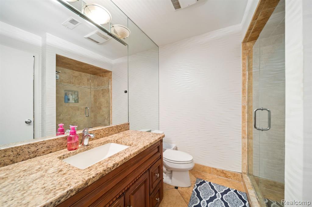 6540 RIDGEFIELD Circle, 204, West Bloomfield, MI — Photo 18
