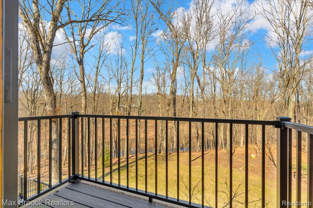 5970 Lynne Hollow Drive, Commerce Twp, MI 48382 — Photo 34