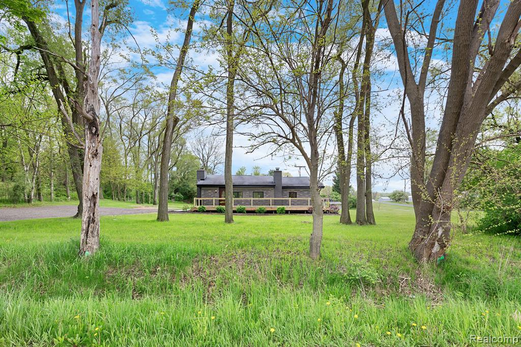 8760 HYNE Road, Brighton, MI 48114 — Photo 22