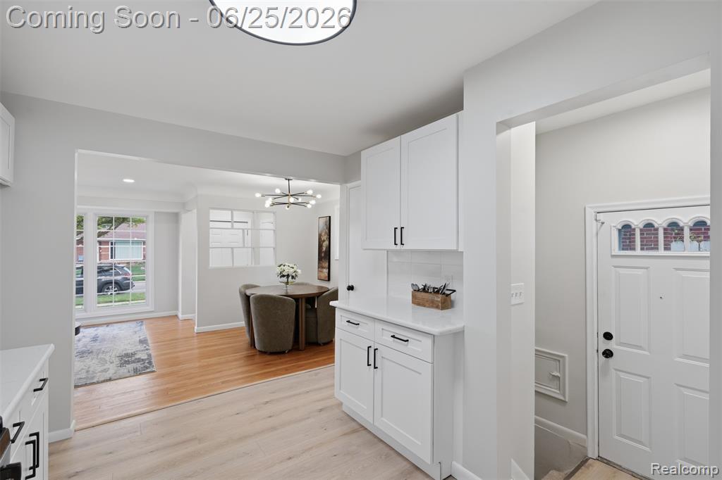 8585 Dixie Lane, Dearborn Heights, MI 48127 — Photo 12