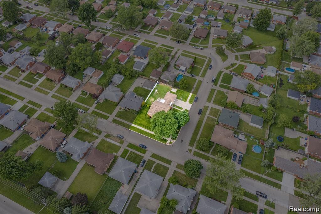 8575 DARLENE Street, Warren, MI 48093 — Photo 31
