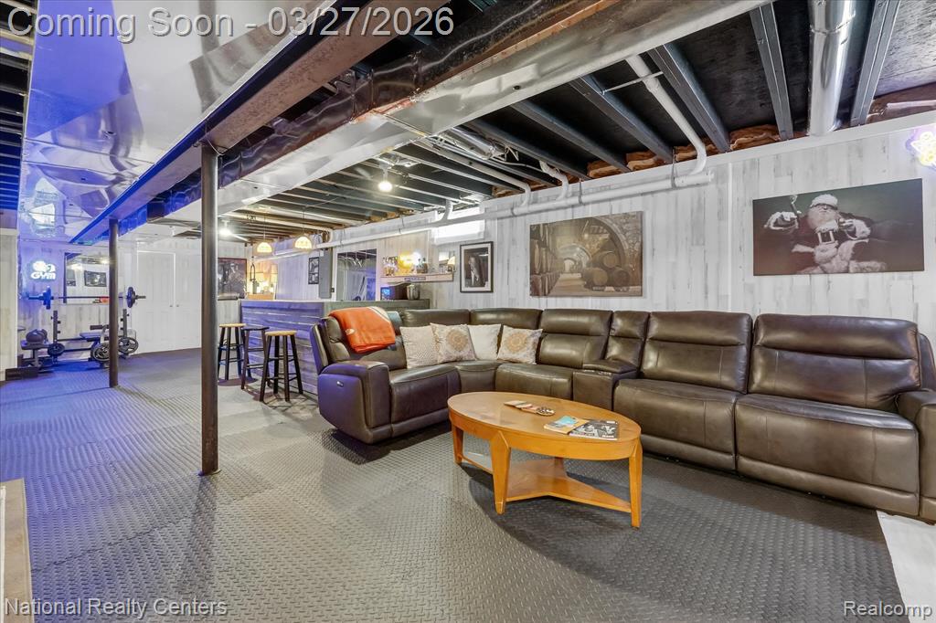 946 Dunreath Street, Wolverine Lake, MI 48390 — Photo 43