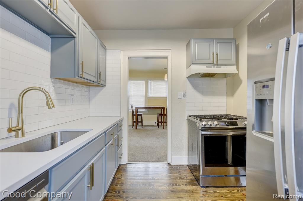 2494 Hazelwood Street - Photo 4