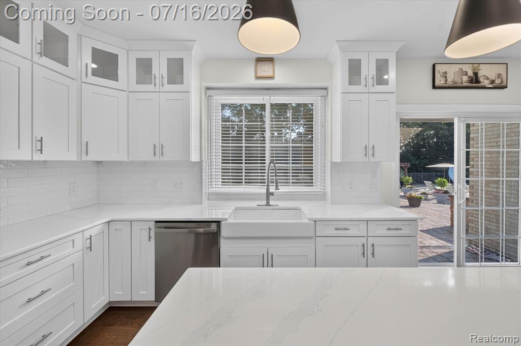 48560 Manhattan Circle, Canton, MI 48188 — Photo 16