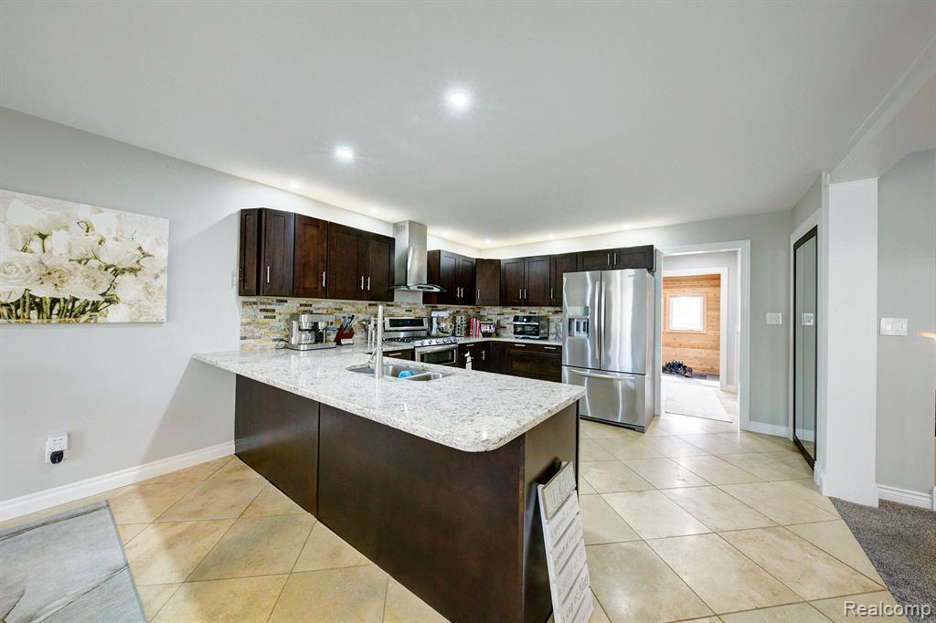 3978 CHANDA, Highland, MI 48356 — Photo 17
