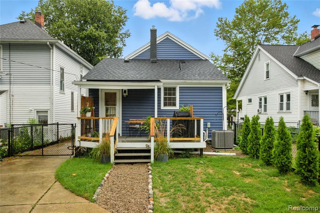 526 Notre Dame Street, Grosse Pointe, MI 48230 — Photo 35