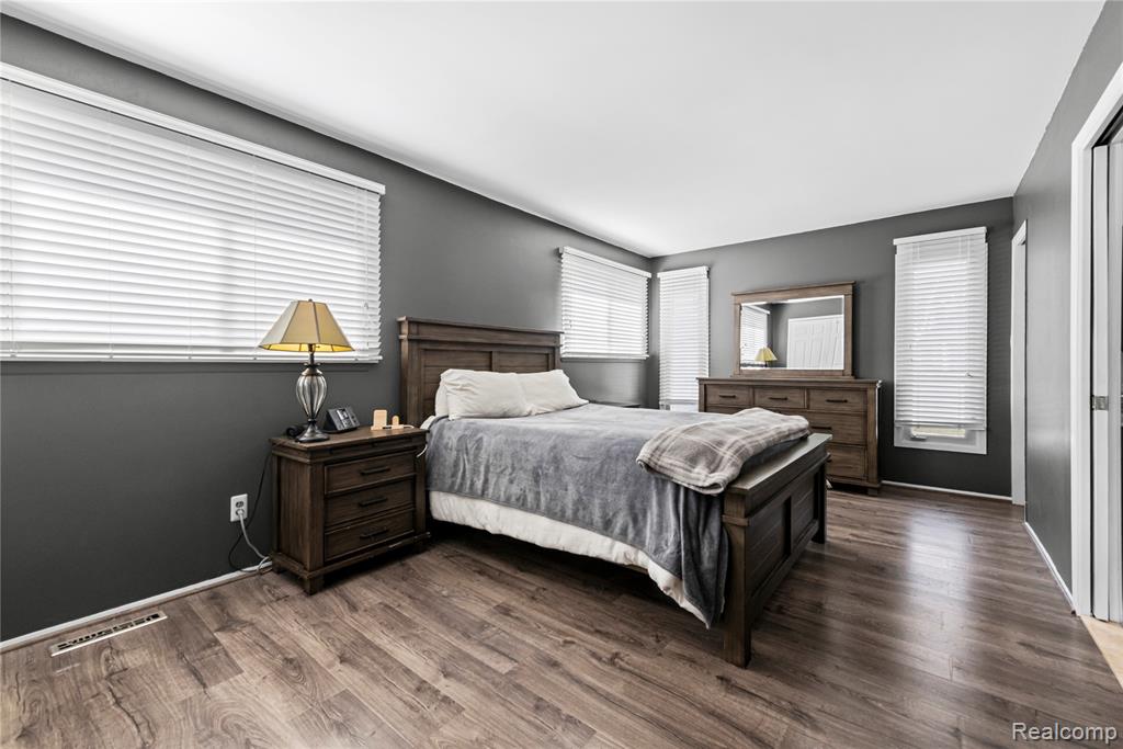42719 Walker Street, Clinton Twp, MI 48038 — Photo 11