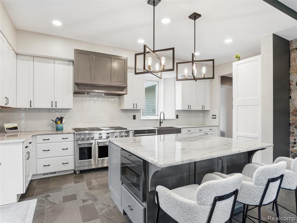 7475 Pinehurst Circle, Bloomfield Hills, MI 48301 — Photo 16
